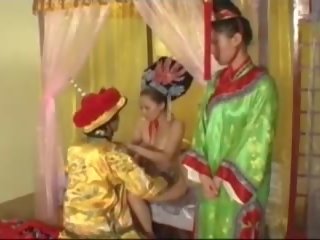 Kinesiska emperor fucks cocubines, fria kön klämma 7d